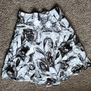 Grace knee length skirt w/ pockets